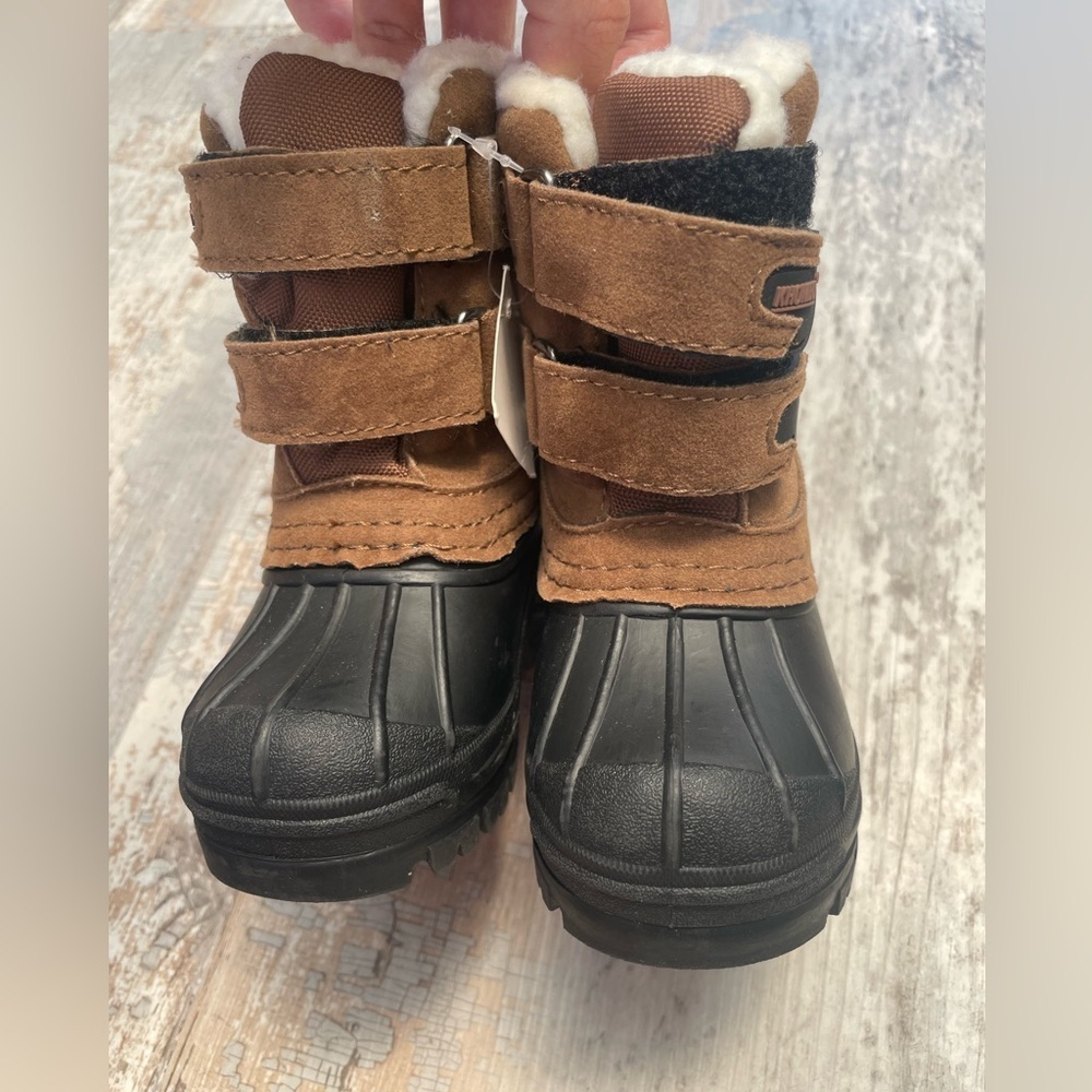NWT Khombu Toddler Lined Velcro Winter Boots - Picture 5 of 6